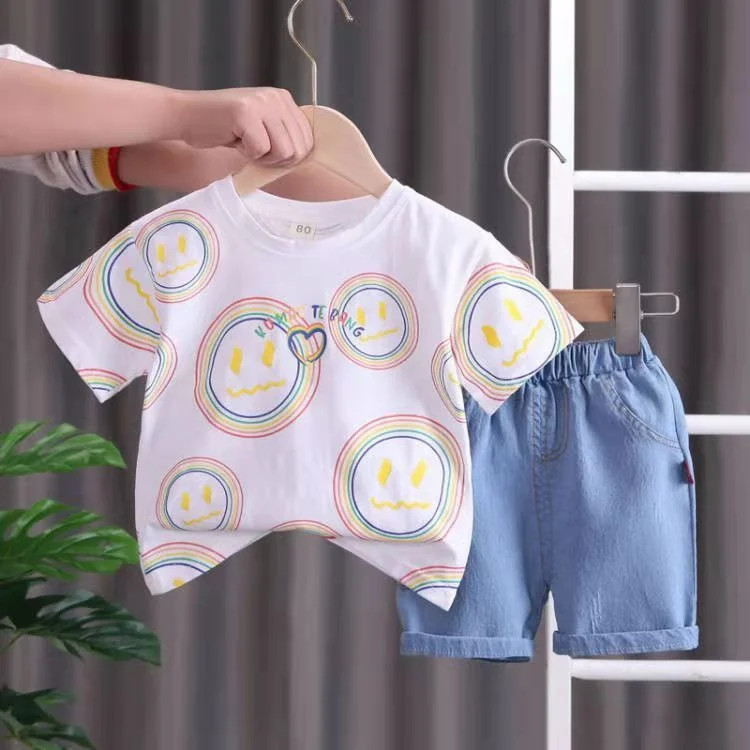 تیشرت و شلوارک استیکر بچگانه