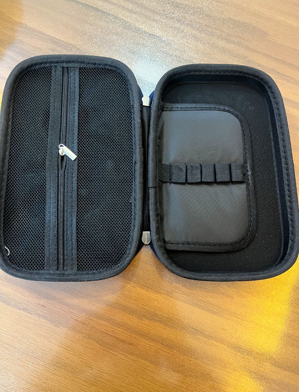 جامدادی فضانورد